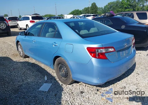 2013 Toyota Camry Le z USA, uszkodzony, nr VIN 4T4BF1FK2DR318076